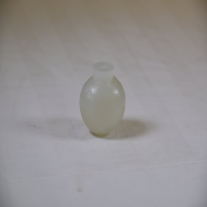 玛瑙影子巧雕花鸟太阳纹鼻烟壶