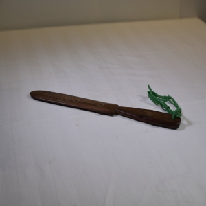 紫檀蒙古文纹马汗板