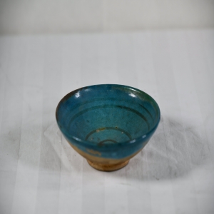 磁州窑孔雀蓝釉碗